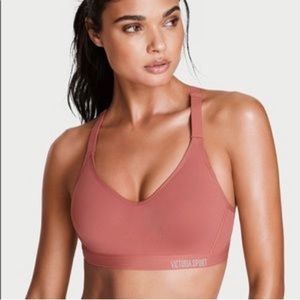 Victoria’s Secret Underwire Sports Bra. Size 36DD.